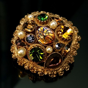 Sphinx broche kleurrijke strass