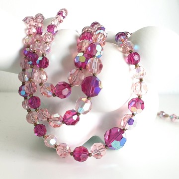3 Strand mid century necklace with light pink and schiaparelli pink faceted glass beads - Bliinkt
