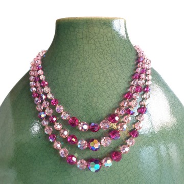 3 Strand mid century necklace with light pink and schiaparelli pink faceted glass beads - Bliinkt