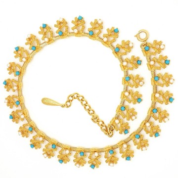 Short goldtone 60s/70s necklace with faux pearls and turquoise seed beeds - Bliinkt