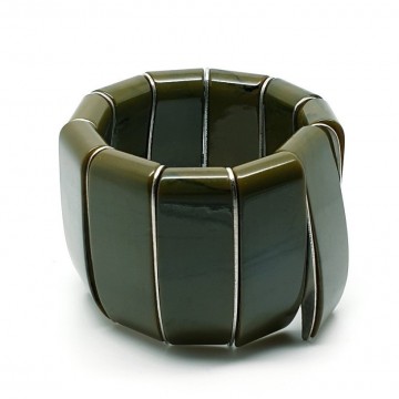 Prachtige chunky stretcharmband van legergroen zwart gemarmerd bakeliet met metalen spacers 30's