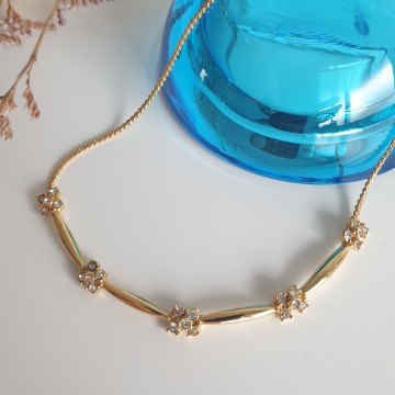 Attwood & Sawyer - delicate goldtone necklace with clear rhinestones - Bliinkt