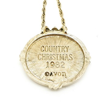 Avon 1982 country christmas pendant and necklace signed