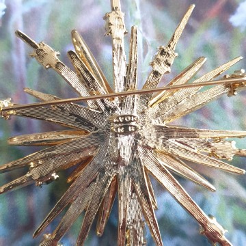 Avon 'Shimmering Star Pin' 22ct goldplated