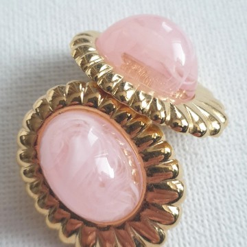 Avon - oval goldtone earrings with marbled transparant pink glass cabochon - Bliinkt