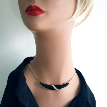 Avon - short goldtone necklace with black enamel and clear rhinestones - Bliinkt