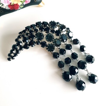 Large dangle brooch with two shades of black rhinestones and black faceted beads - Bliinkt