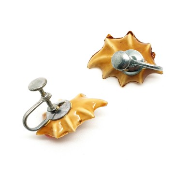 Beige mistletoe and berries screwback earrings