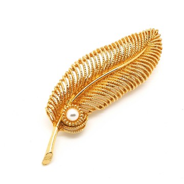Leaf brooch with faux pearl - Bliinkt