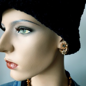 Bloemoorbellen met strass goldtone