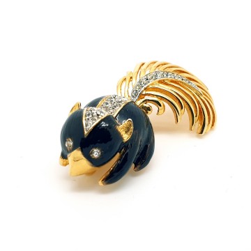 Marcel Boucher - goldtone black enamelled skunk brooch - Bliinkt