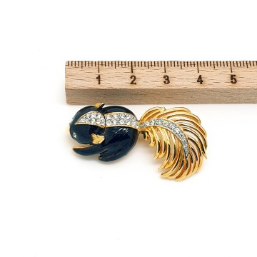 Marcel Boucher - goldtone black enamelled skunk brooch - Bliinkt