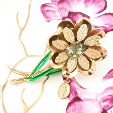 Religieuze bloembroche met Mariabedel, 'miraculous medal'