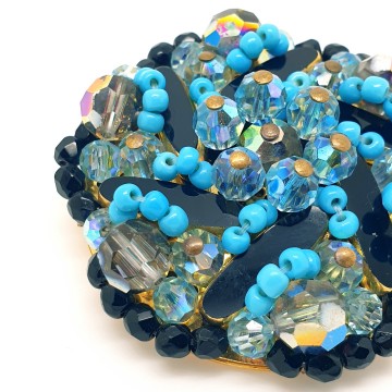 Round blue and black beaded brooch - Bliinkt