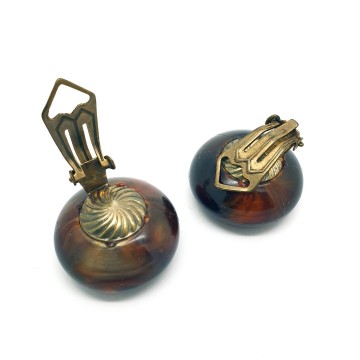 Brown marbled round plastic earrings with brown rhinestones - Bliinkt