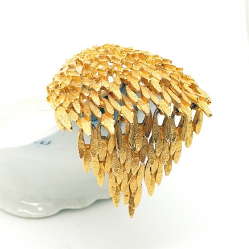 Vintage brushed goldtone dangle brooch - Bliinkt