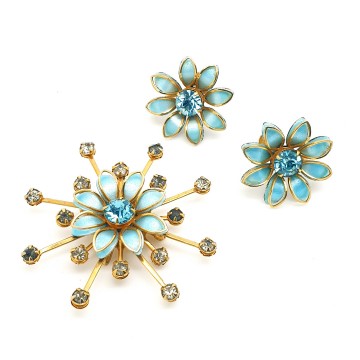 Bugbee & Niles - B.N. - goldtone brooch and earring set with turquoise enamel flowers and blue rhinestone - Bliinkt