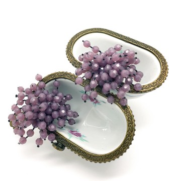 Dangle earrings with lilac plastic beads strung on black thread - Bliinkt