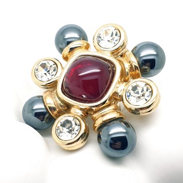 Cabouchon - 90s Maltese cross brooch and pendant with red cabochon, grey pearls and rhinestones - Bliinkt