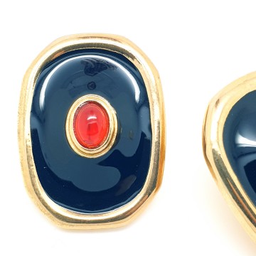 Cabouchon - goldtone black enamelled earrings with red cabochon - Bliinkt