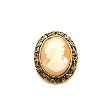 Cameo brooch and pendant