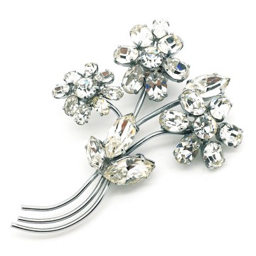 Silvertone flower brooch with clear faceted rhinestones 40s/50s - Bliinkt