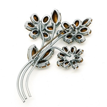 Silvertone flower brooch with clear faceted rhinestones 40s/50s - Bliinkt