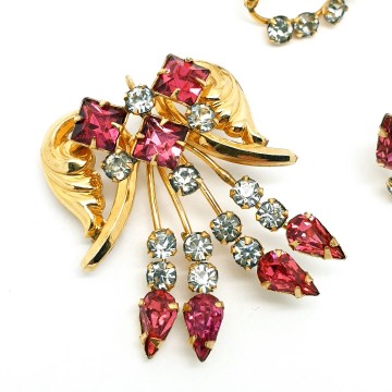 CM 1/20 12KT goldfilled 'angel wings' brooch, pendant, earring set with 'Schiaparelli pink' rhinestones