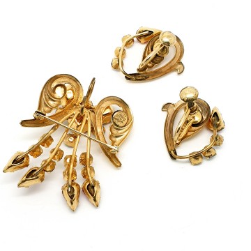 CM 1/20 12KT goldfilled 'angel wings' brooch, pendant, earring set with 'Schiaparelli pink' rhinestones