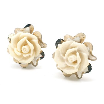 Coro goldtone cream plastic rose earrings - Bliinkt