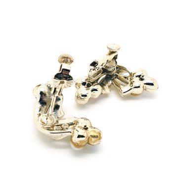 Coro - light goldtone 40s 50s earrings with faux pearls and red aurora borealis rhinestones - Bliinkt