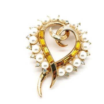 Crown Trifari hartvormige broche uit 1953, Alfred Philippe