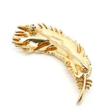 Crown trifari goldtone leaf brooch with faux pearls signed