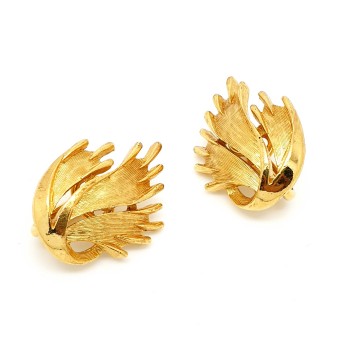 Crown Trifari goldtone leaf earrings