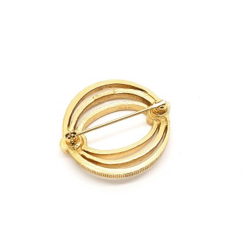 Crown Trifari - ribbed goldtone circle brooch - Bliinkt