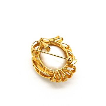 Delicate goldtone faux pearl combined brooch and pendant and tiny rhinestones - Bliinkt