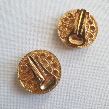 Deliguoro goldtone round clip earrings with clear rh