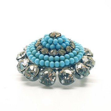 Domed brooch with turquoise beads and clear rhinestones - Bliinkt