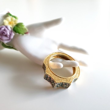 D'Orlan - goldtone sandblasted ring with crown shaped clear rhinestone top - Bliinkt