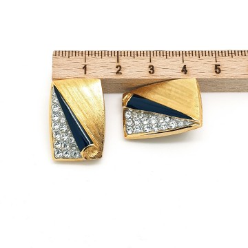 Elegant goldtone rectangular earrings with black enamel and clear rhinestones - Bliinkt