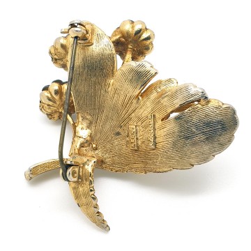 Exquisite - goldtone brooch with purple flower shaped rhinestones - Bliinkt