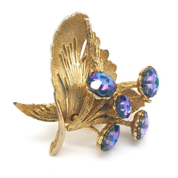 Exquisite - goldtone brooch with purple flower shaped rhinestones - Bliinkt