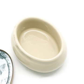 Framecraft - trinket box with embroidered lid - Bliinkt