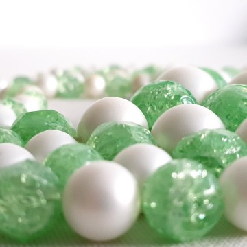 Germany - 4 strand necklace with green and faux pearl beads - Bliinkt