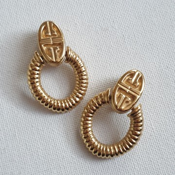 Givenchy goldtone doorknocker logo earrings with logo - Bliinkt