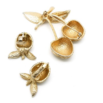 'Golden Cherries' Sarah Coventry 1964