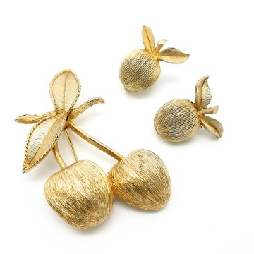 'Golden Cherries' Sarah Coventry 1964