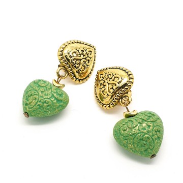 Goldtone and green heart clip earrings - Bliinkt