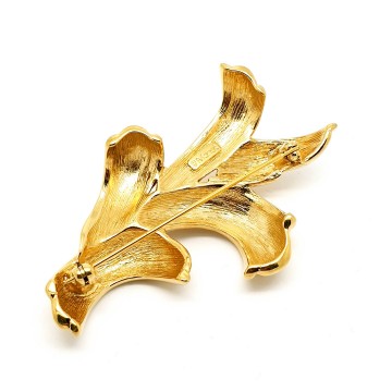 Goldtone brooch monet