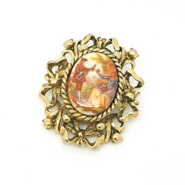 Goldtone brooch with bows and Fragonard courting couple - Bliinkt